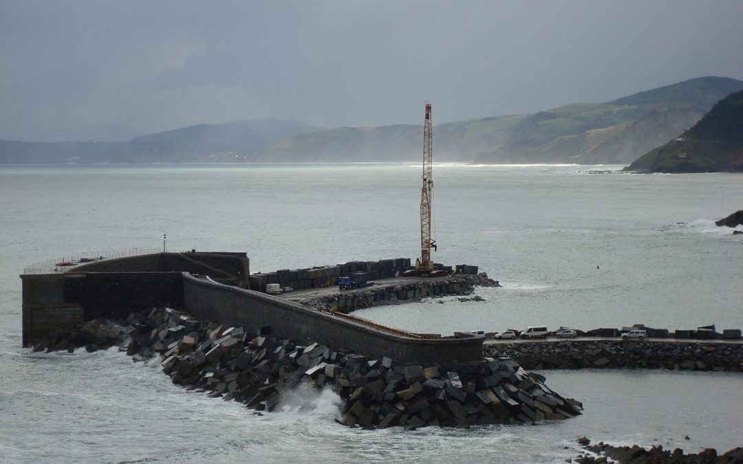 Planta undimotriz de Mutriku (C A del Pa&iacute;s Vasco)